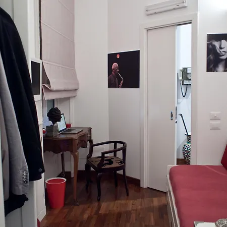 Residenza Romana Bed & Breakfast 4*